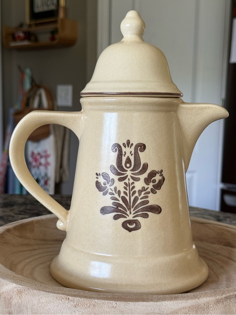 Pfaltzgraff Village Coffee Pot & Lid Vintage Stoneware Made In USA